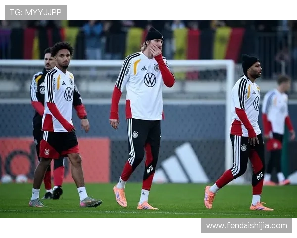 德甲球队赛前集体合照拍摄流程与安排揭秘