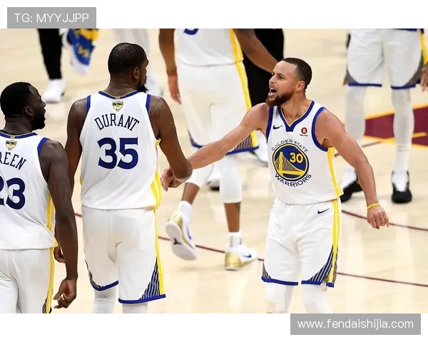 1月5日勇士对决国王库里爆发之夜全景回顾激战精彩瞬间解析