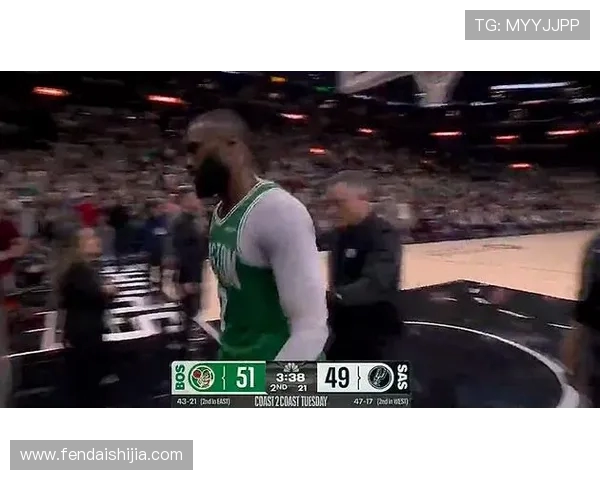 杰伦布朗回应争议判罚强调不应因对手故意接触而判进攻犯规